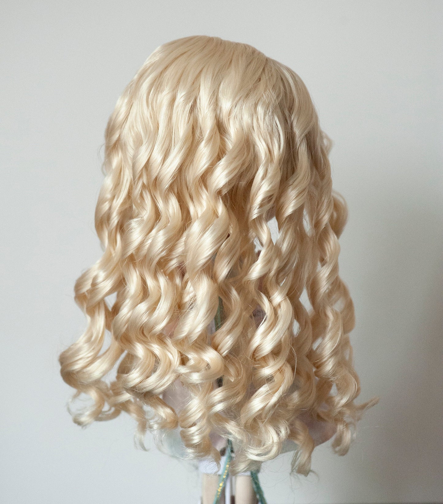 10-11" Blythe Wig Long Tight Tousled Curls