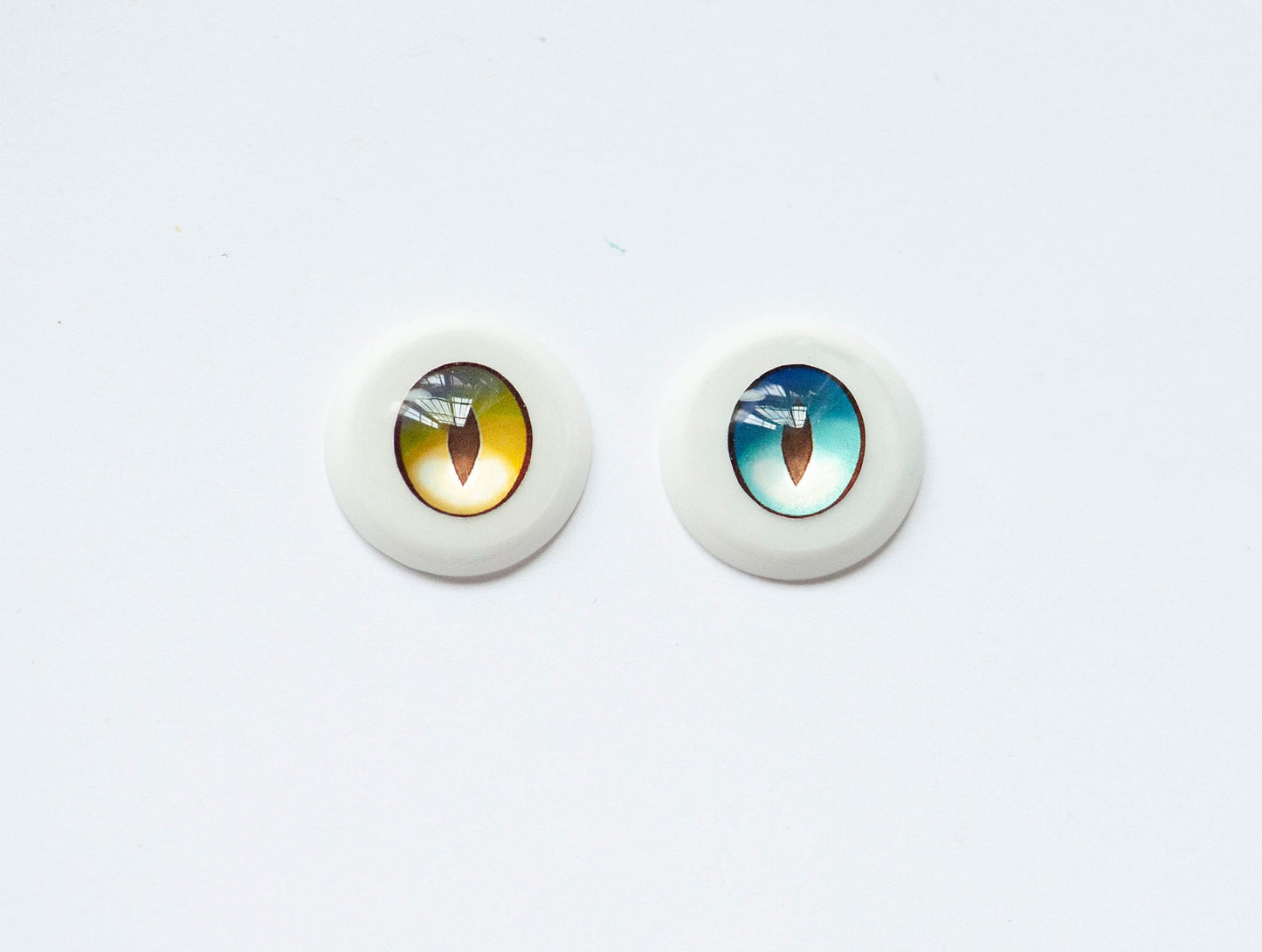 Cat Eyes for Dolls Metallic Effect 5 Colors